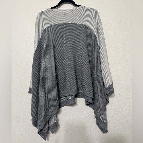 Lululemon Athletica Womens Gray colorblock It All Lines Up Poncho Size OS - Picture 5 of 10